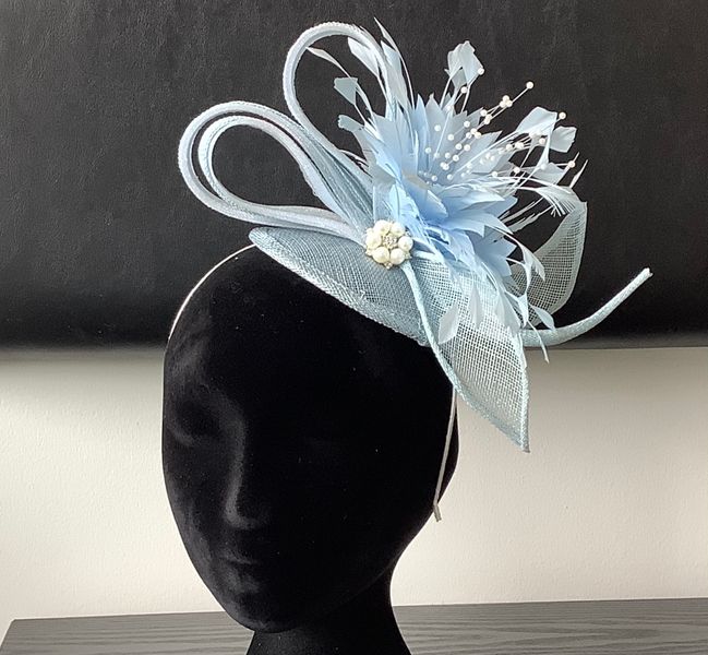 Sinamay with blue feather and pearls 