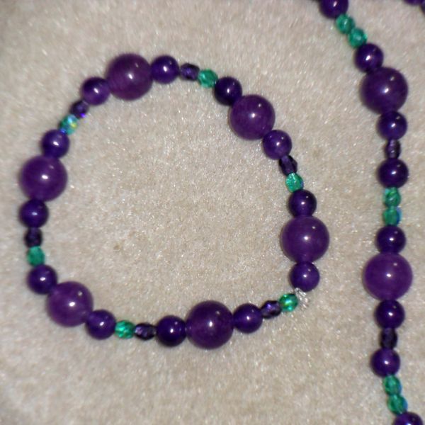 Beaded bracelet and necklace set