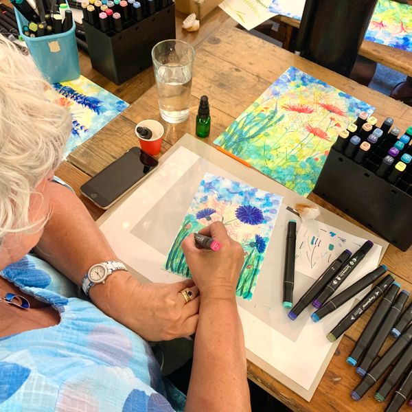 Alcohol ink workshop attendee