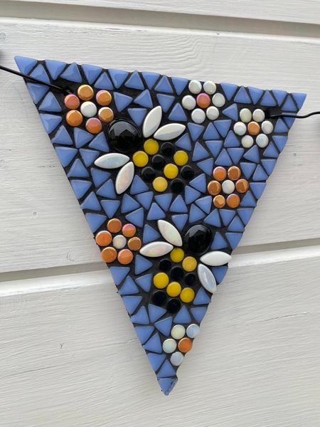bee garden bunting mosaic craft kit