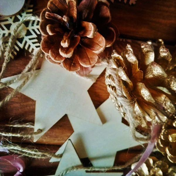 Wooden star decorations