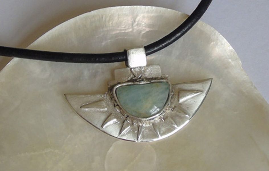 pendant with stone