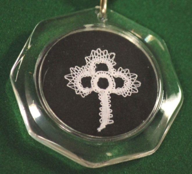 Rosaline Perle Lace - Clover Key Ring Fob
