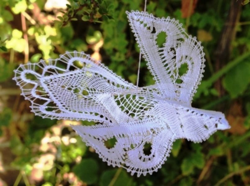 Torchon Lace - 3D Bird Decoration