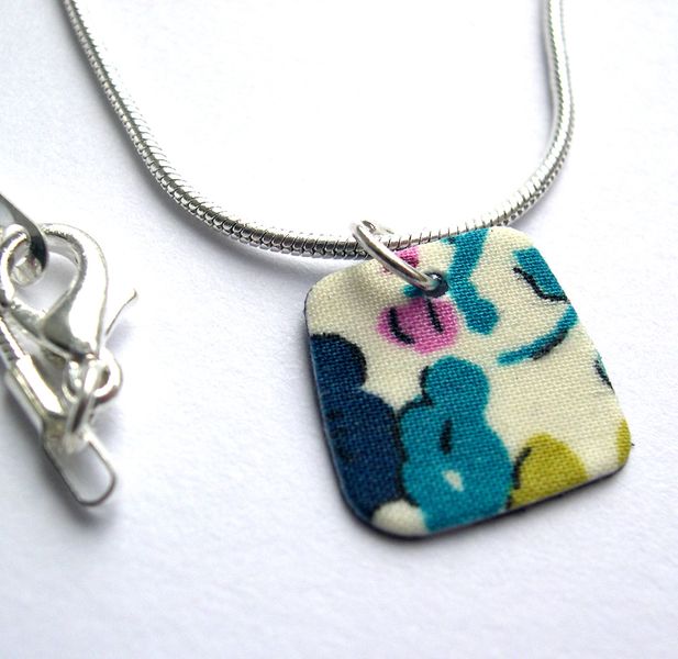 Silver Plated Hardened Fabric Square Cut Pendant with Lobster Clasp