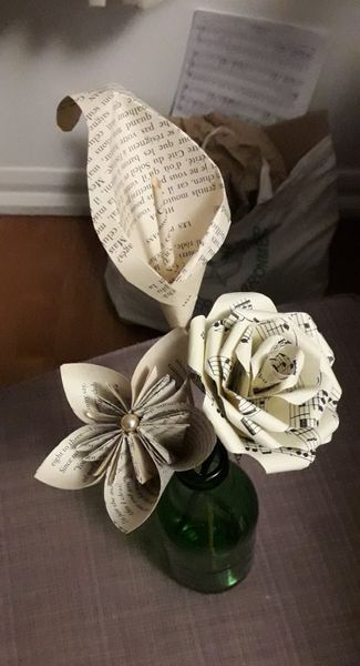 Rose, calla lily &amp; kusudama flower