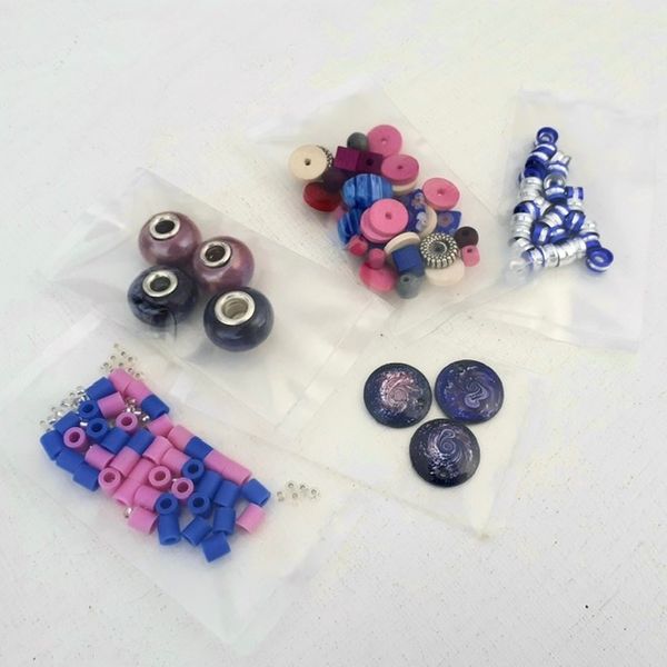 Dark Pink/ Blue - Main Bead Selection in Detail