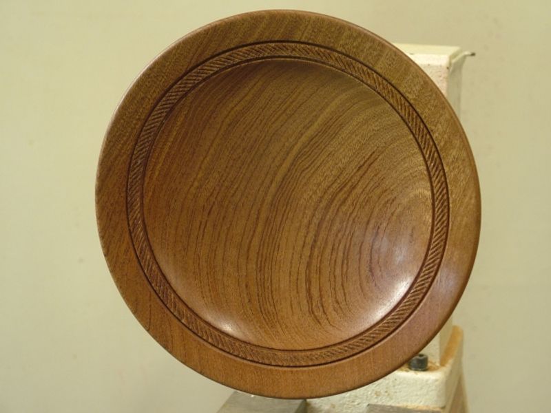 textured rim bowl