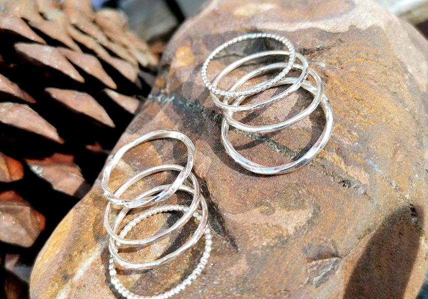 Stacking rings in silver 