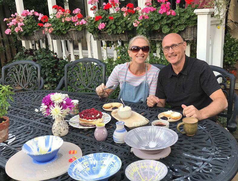 happy potters on our cream tea throw a pot days