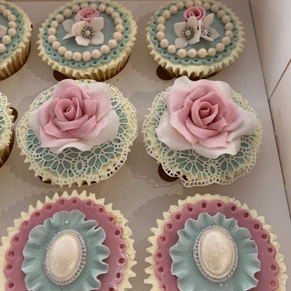 Vintage Cupcakes