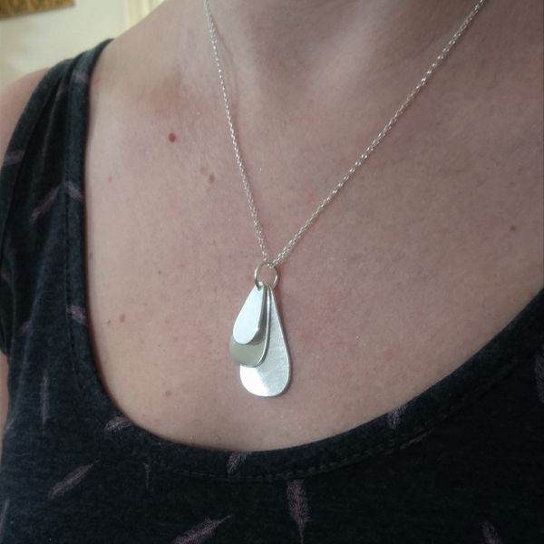 Jewellery workshop course in Cambridgeshire. Ruth makes her first silver pendant :)