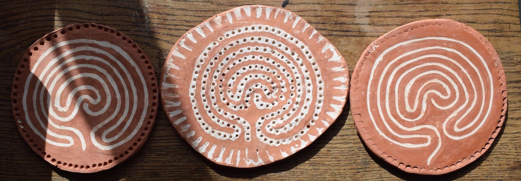 Ceramic finger labyrinths
