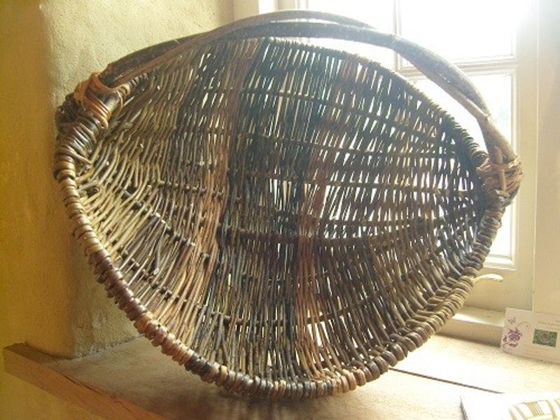 Willow frame basket