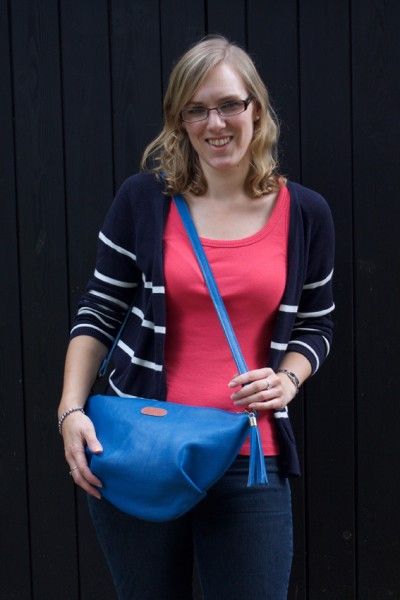 Student Eleanor and her cross-body Bag