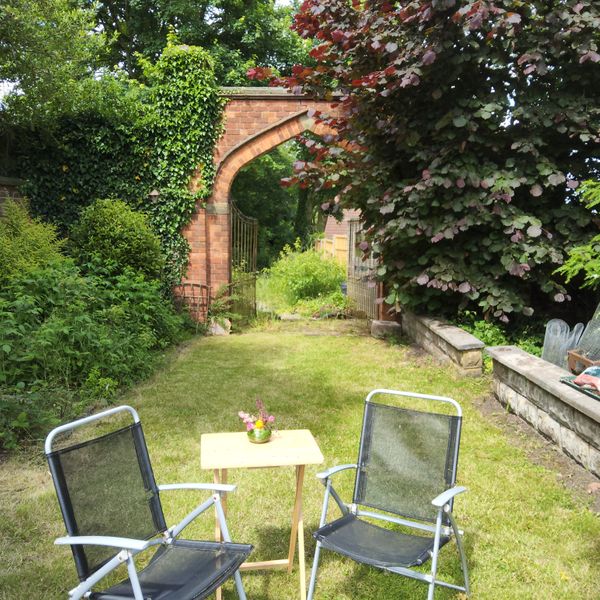 Lunch in the walled pottery garden