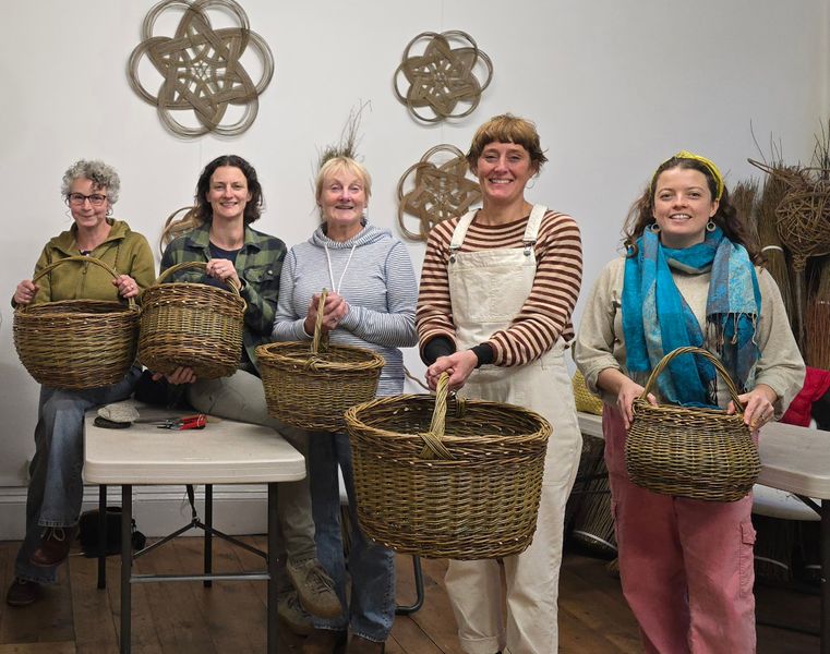 Round shopping baskets