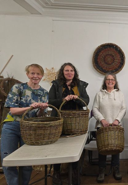 Round shopping baskets