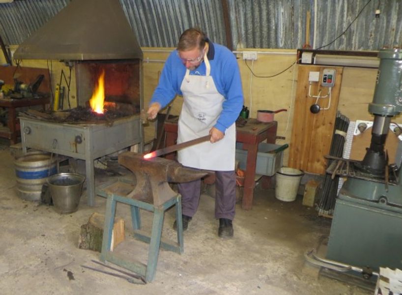 The Basic Hammer Strikes in Blacksmithing – CAST MASTER ELITE