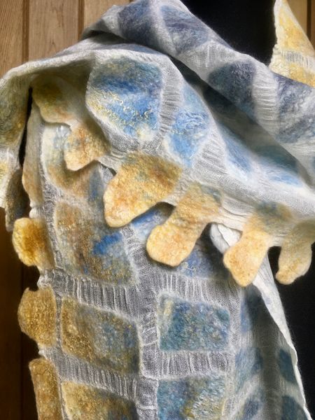 Nuno Mosaic Fissures scarf (detail)