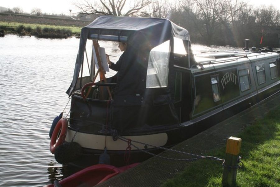 Narrowboat Peewit moored in Waterbeach