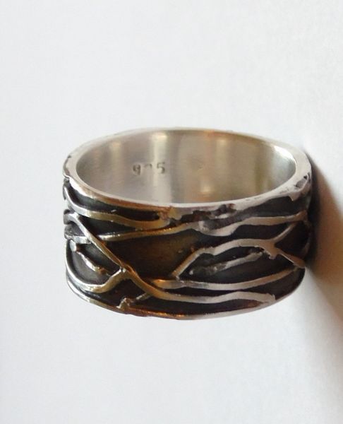 Ring - band with patina