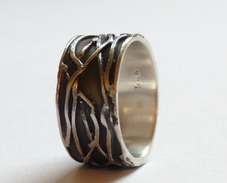 Ring - band with patina