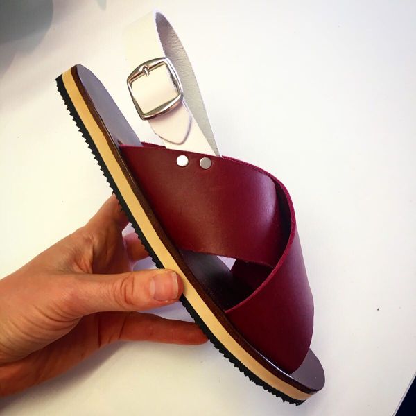 Oxblood crossover sandals with a foam midsole
