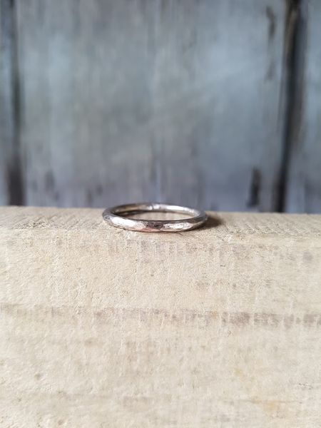 Little silver hammered ring