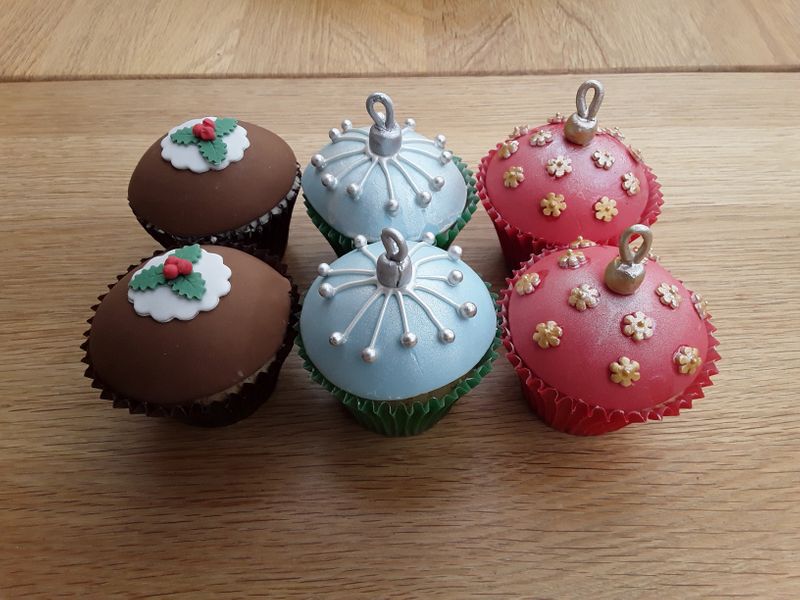 Festive Cupcake decoration