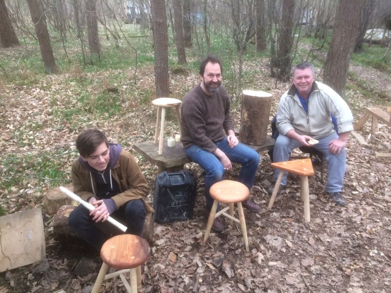 Happy stool makers . Green woodworking in the Sussex woods