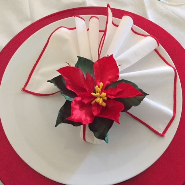 poinsettia napkin rings