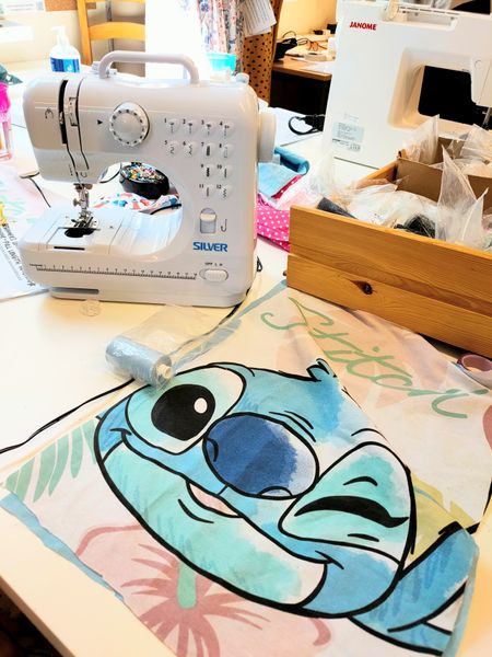 Making a cushion from an old duvet cover! 