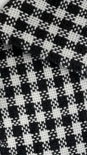 Weave a classic patterned scarf 