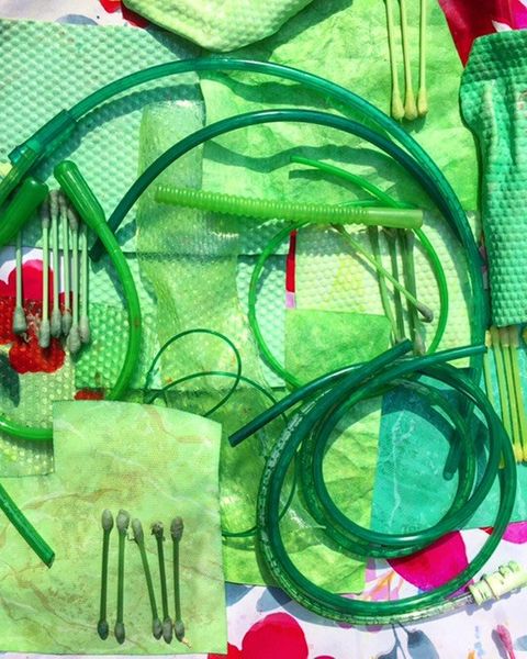 Green shades of synthetic dyed materials