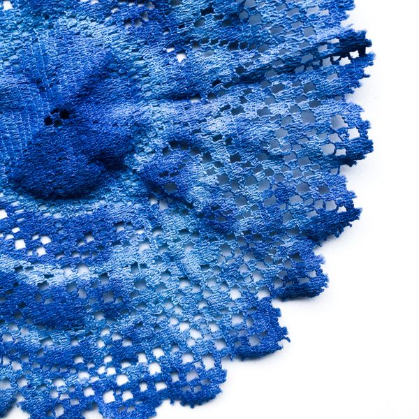 Dye-effect on recycled lace 