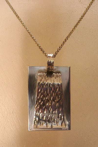 Silver textured pendant