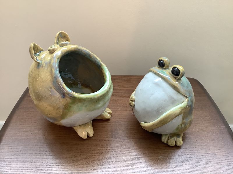 Salt pig and frog
