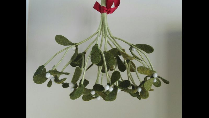 Large bunch, learn how to make a sprig then make more at home!