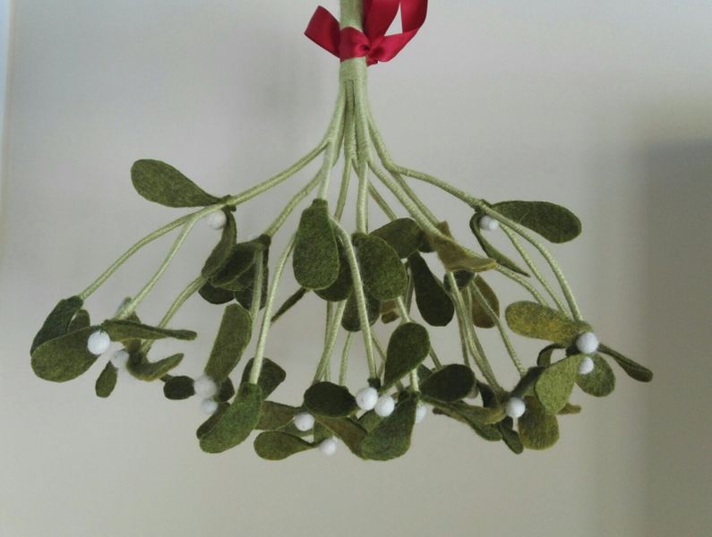 Large bunch, learn how to make a sprig then make more at home!