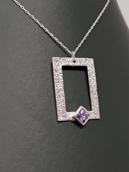 Learn to make bezels using silver clay.