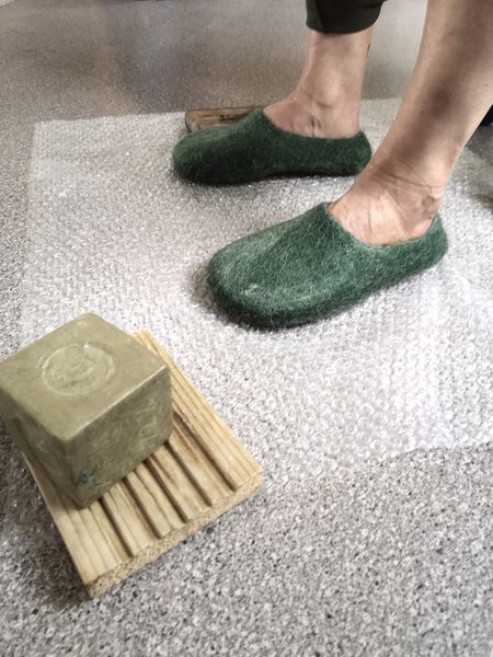 Shaping slippers