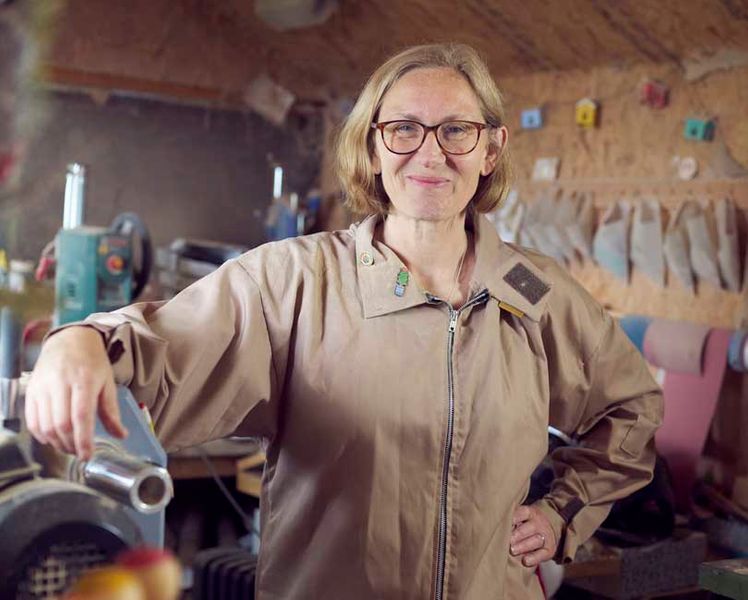 Liz Pearson accredited woodturning tutor.