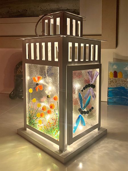 Fused glass lantern workshop, Jayne Britton glass, Surrey, Sussex, image 1