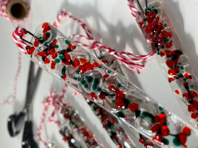 Choose from a wide range of coloured frits to decorate your icicles - and they don't have to be traditional holly and berry colours!