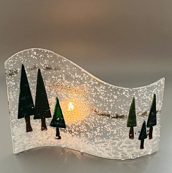 These fused glass winter scenes look lovely with a tealight or candle behind them