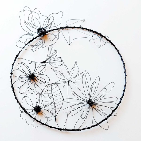 Wire and leaf wall garland