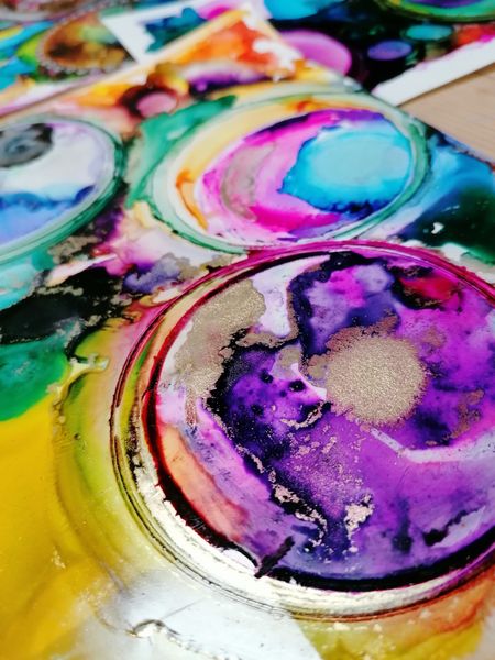 Circles away with Alcohol Inks