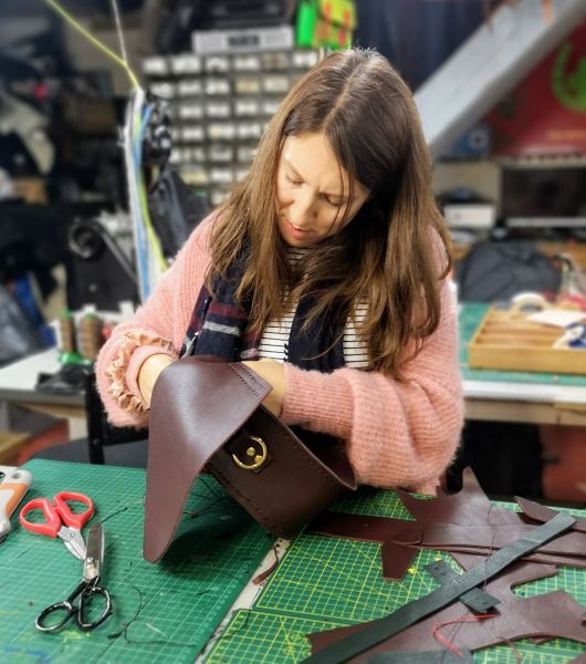 Victoria, 'hacked' the pattern to make a super sizes saddlebag