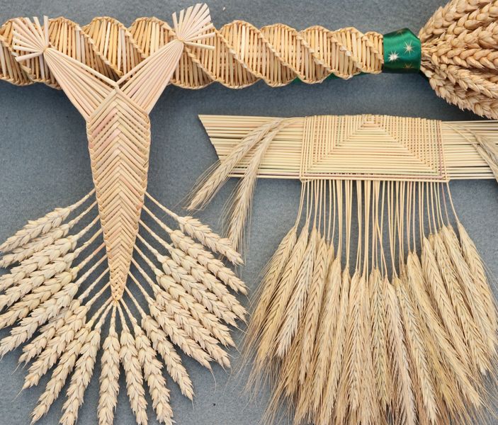 Straw work and corn dollies - further steps